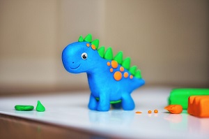 dinozaur z plasteliny